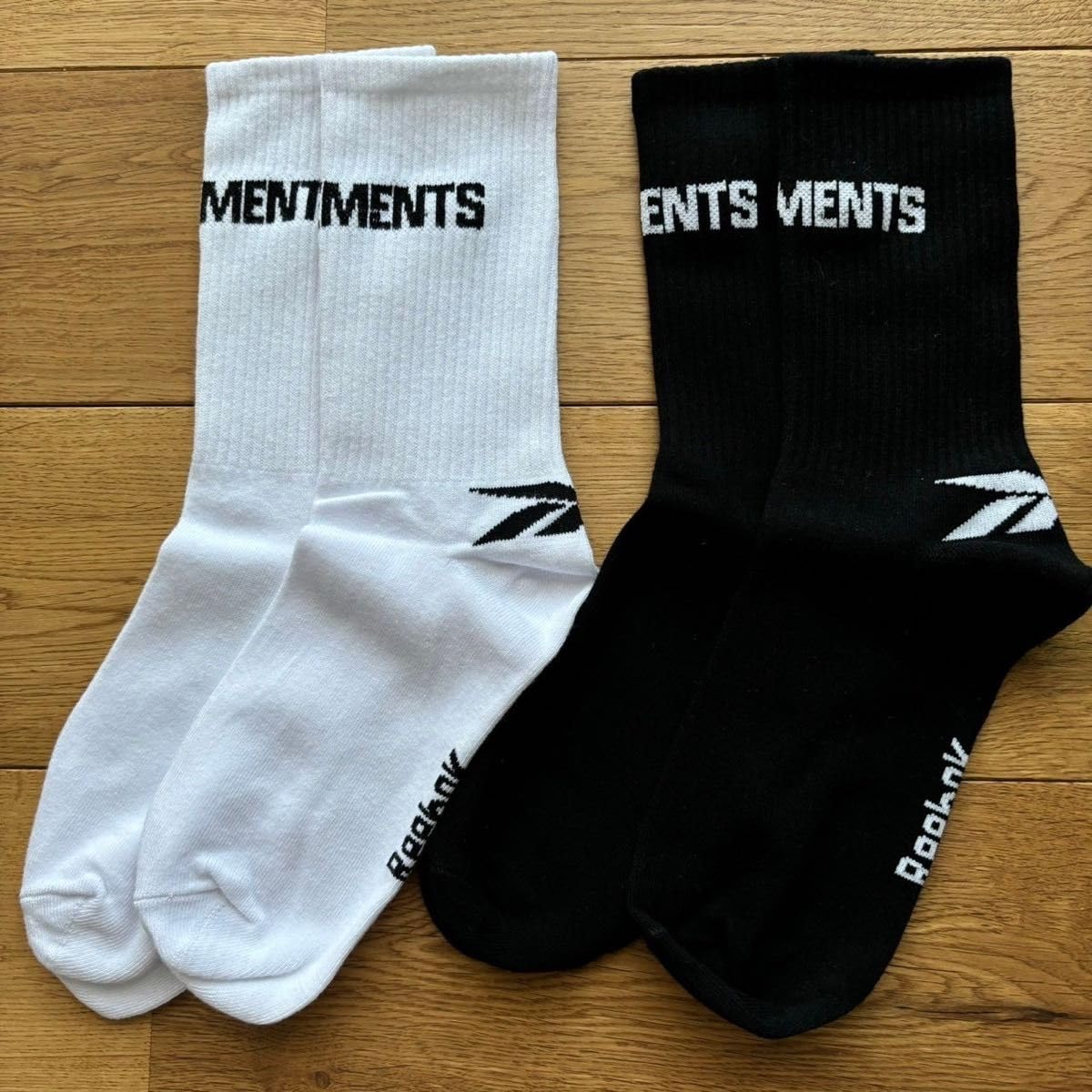 正規 VETEMENTS ヴェトモン Socks ソックス White 白 Amazon.co.jp: vetements ヴェトモン ソックス 靴下 白 ホワイト 黒